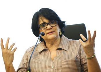 Damares pretende fortalecer conselhos tutelares