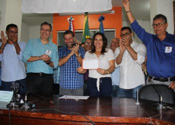 Araci – Vice-prefeita Keinha se filia ao PDT em ato que contou com a presença de Carlos Lupi presidente nacional do partido