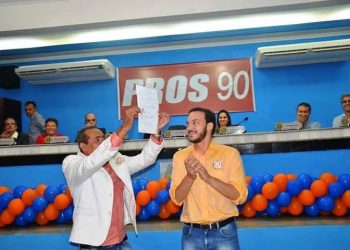 Prefeito de Paripiranga deixa o PV e se filia ao PROS