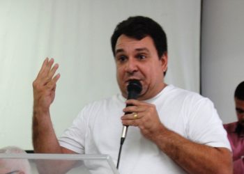 TCM multa prefeito de São Domingos por irregularidade na contratação de servidor público