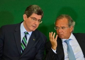 Após declarações de Bolsonaro, Joaquim Levy envia carta de demissão a Paulo Guedes