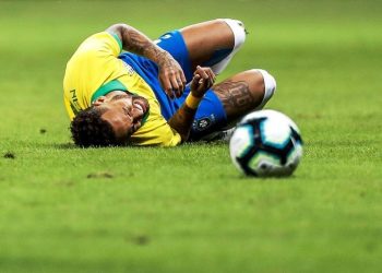 Que fase! Neymar é cortado da seleção brasileira por lesão no tornozelo e está fora da Copa América