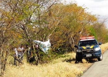 Jovens de 17 e 18 anos morrem após moto colidir com árvore enquanto voltavam de festa junina