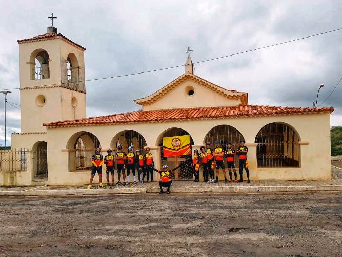 Ciclistas fazem ‘pedalada’ para celebrar aniversário de Queimadas