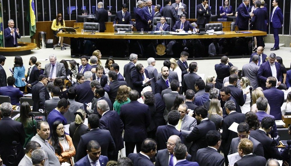 Congresso aprova crédito extra de R$ 248,9 bilhões para o governo