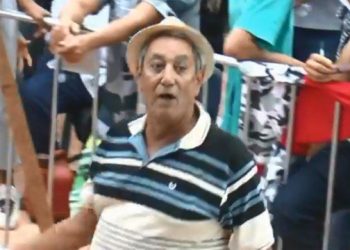 MG – Idoso ganha carro em bingo, passa mal e morre em palco (Vídeo)