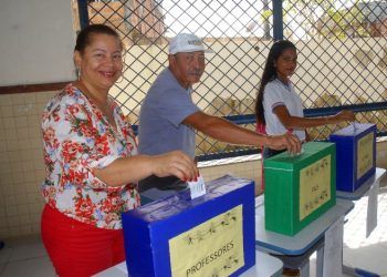 Chapas realizam campanha para a eleição do Colegiado Escolar nas escolas estaduais
