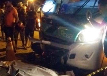 Feira de Santana – Acidente entre micro-ônibus e moto mata duas pessoas