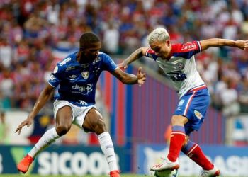 Bahia perde jogador por expulsão no primeiro tempo e não passa do empate com o Cruzeiro
