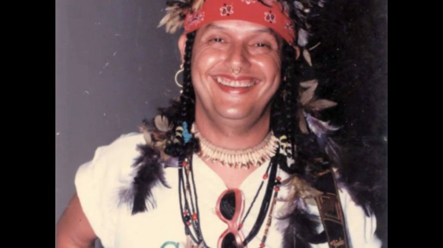 Morre Cacik Jonne, ex-guitarrista do Chiclete com Banana