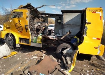 PE – Criminosos explodem carro-forte na BR-110, entre Petrolândia e Jatobá