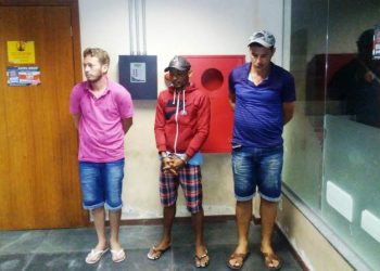 Feira de Santana: Rondesp prende três em flagrante tentando comercializar veículos com restrição de furto/roubo