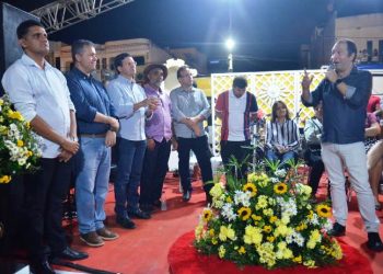 Coronel João Sá: ao invés de festa, prefeito resolveu homenagear pessoas que ajudaram o município durante a enchente