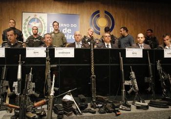 RJ – Polícia apreende 8,5 toneladas de drogas e 23 fuzis