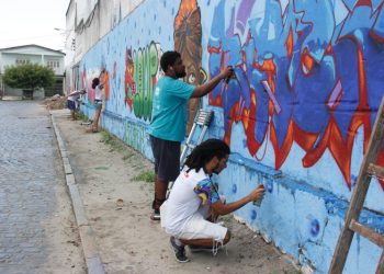 Grafiteiros deram um toque de arte nas paredes ‘sem vida’ em Coité