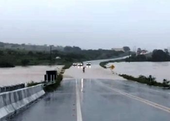 Barragem se rompe em Povoado de Pedro Alexandre