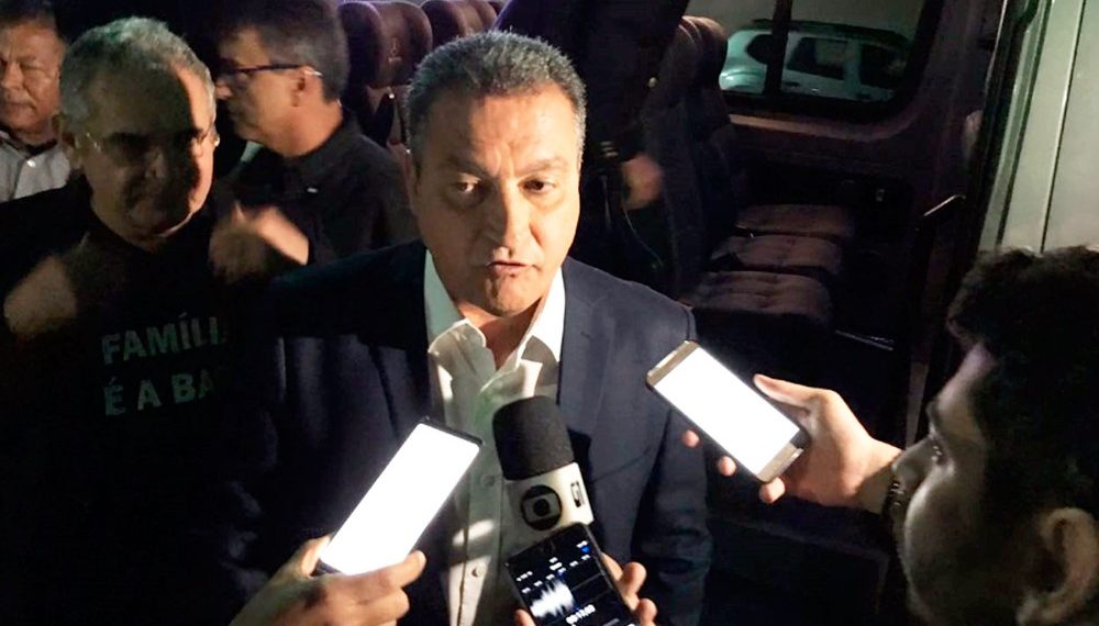 Rui Costa diz que não vai a inauguração de aeroporto, com Bolsonaro, em Vitória da Conquista