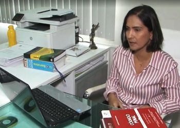 Após ter pai assassinado quando tinha 14 anos, mulher se torna advogada e ajuda condenar assassino