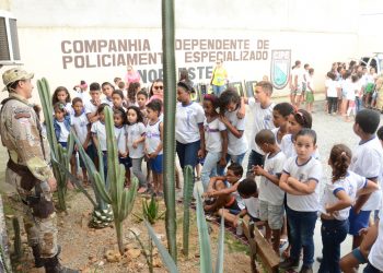 CIPE Nordeste recebe centenas de estudantes em comemoração ao Dia do Soldado