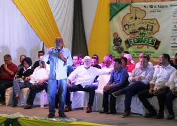 Autoridades elogiam FEIRAFES que cresce a cada ano mesmo com crise