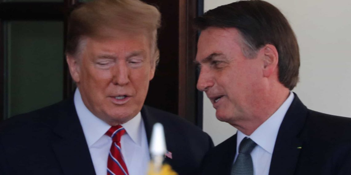 Bolsonaro a jornalista: “Não queira atacar o Trump, que é meu ídolo”