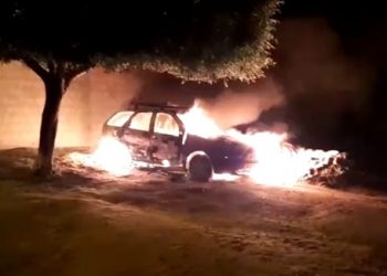 Vereador tem carro incendiado na porta de casa