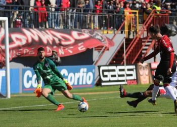 Vitória perde para o Brasil de Pelotas e adia mais uma vez saída do Z4
