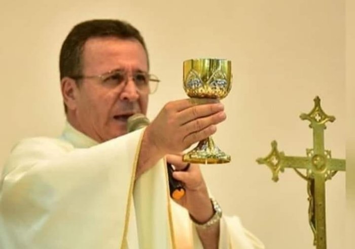 Padre natural de Feira de Santana morre em hospital de Teixeira de Freitas