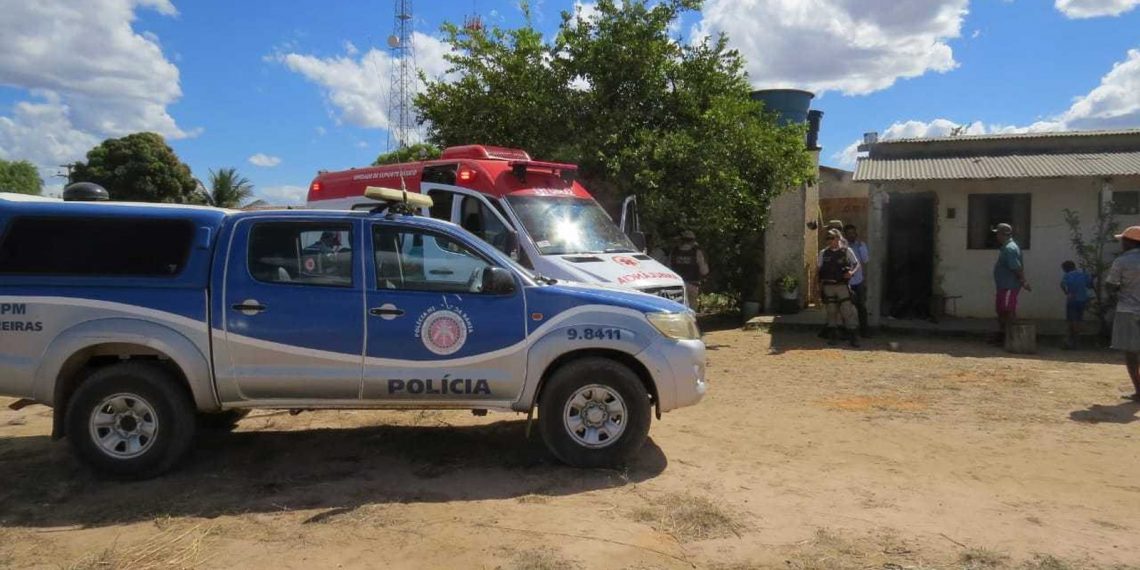 Homem é esfaqueado e tem corpo queimado após tentar separar briga de casal