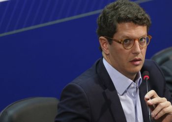 Ajuda do G7 à Amazônia é bem-vinda, diz ministro do Meio Ambiente