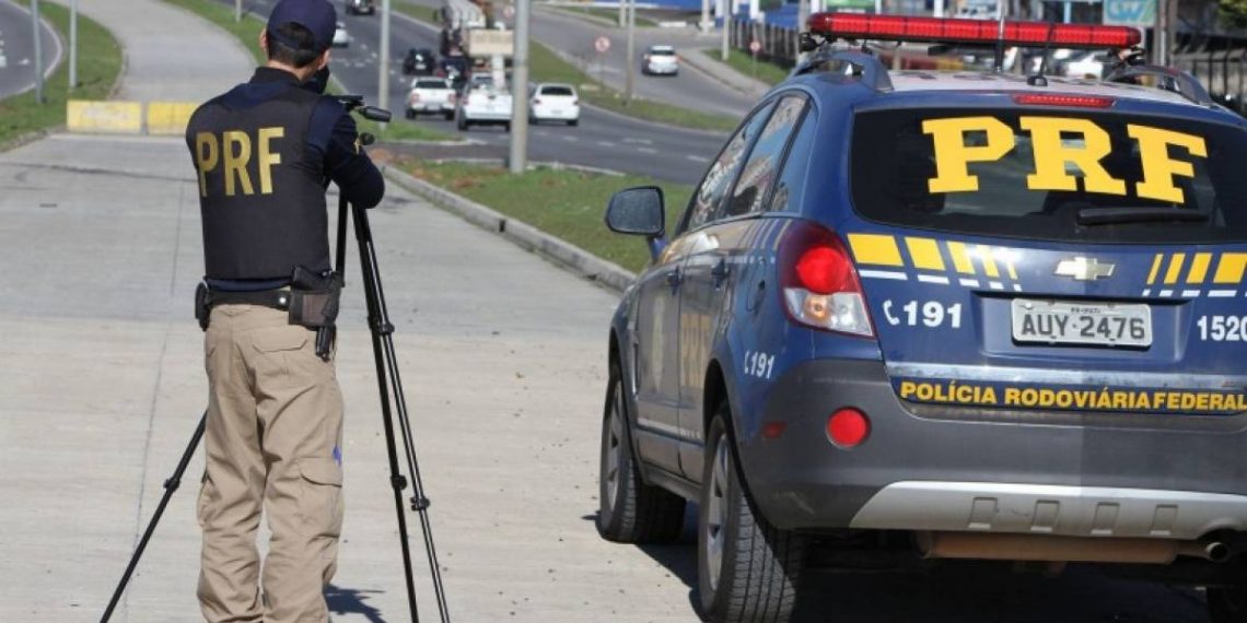Bolsonaro determina suspensão do uso de radares móveis em rodovias federais