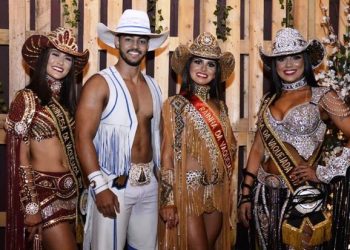 Candidata de Teofilândia é eleita Rainha da vaquejada de Serrinha e o Peão é de Serrinha