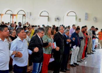 Valente comemorou 61 anos com festa e com fé