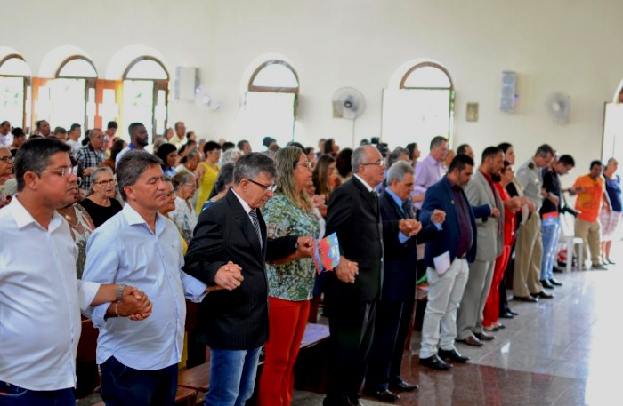 Valente comemorou 61 anos com festa e com fé