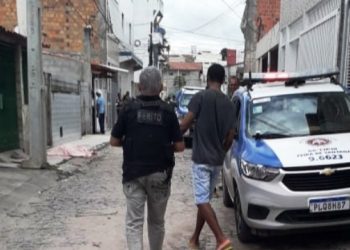 Adolescente de 17 anos é morto a tiros em plena luz do dia em Feira de Santana