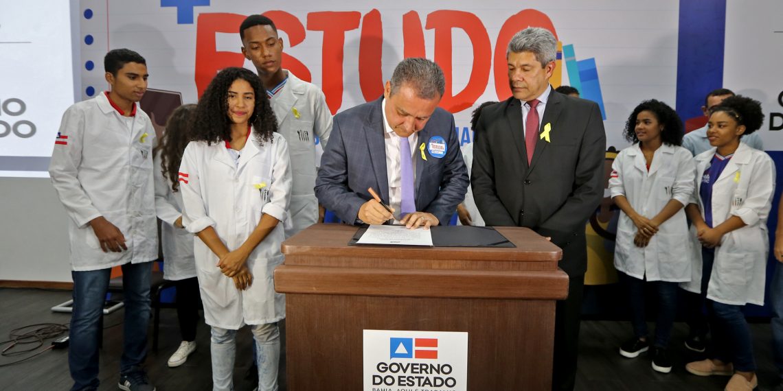 Governo lança programa para monitoria na rede estadual de ensino