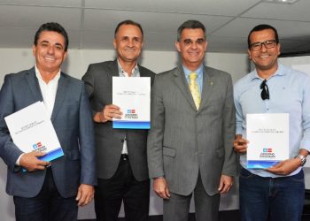Governo do Estado formaliza apoio para gestão de resíduos sólidos em mais de 50 municípios