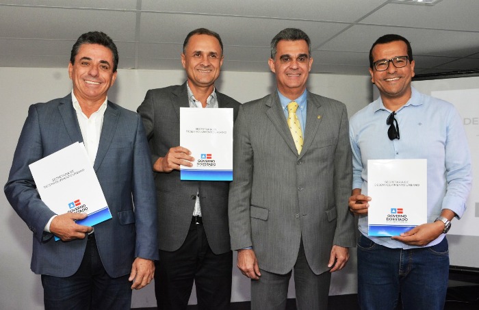 Governo do Estado formaliza apoio para gestão de resíduos sólidos em mais de 50 municípios