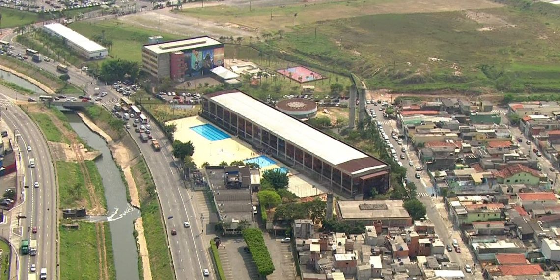 Professor é esfaqueado por aluno dentro de escola na Zona Leste de SP