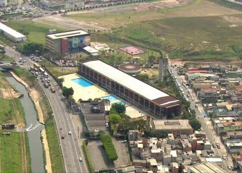 Professor é esfaqueado por aluno dentro de escola na Zona Leste de SP