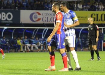 Com gols de Élber e Nino Paraíba, Bahia vence o Avaí e chega ao G6