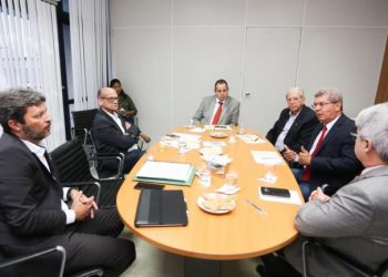Nelson Leal vai reunir empresários, ambientalistas e parlamentares para debater uso do canudo de plástico