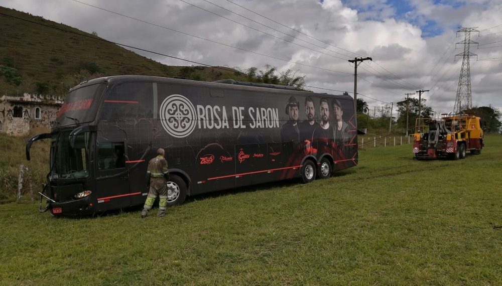 SP – Romeiro morre na Dutra, atropelado por ônibus de banda