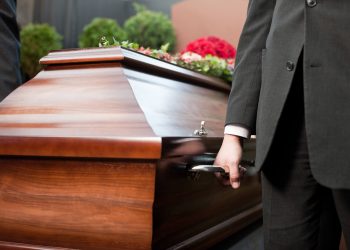 Você viu? Bahia é quarto estado mais caro para morrer, revela estudo