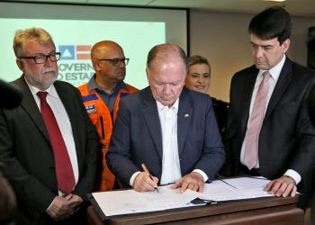 Assinado decreto de emergência para apoio a cidades atingidas por manchas de óleo