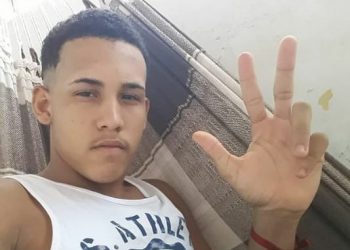 Jovem de 17 anos é assassinado a tiros