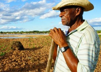 Valente: Prefeitura firma parceria com o INSS para pleitear aposentadoria rural