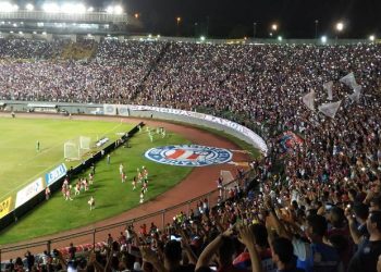 Bahia abre o placar contra o Ceará, leva virada no fim e frustra quase 29 mil torcedores
