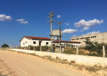 Obra parada. Vândalos desmontam transformador de energia para roubar fios de cobre