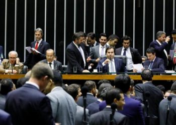 Câmara entra em acordo e libera R$11 bi do pré-sal para municípios